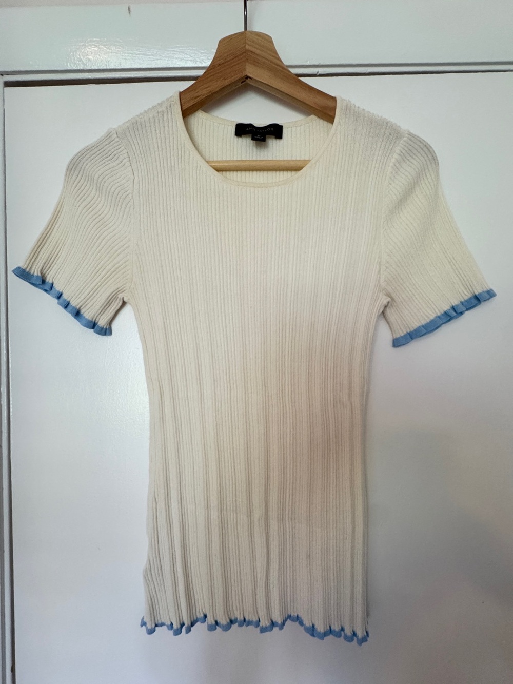 Ann Taylor Cream Ribbed Tee, Baby Blue Trim, XS